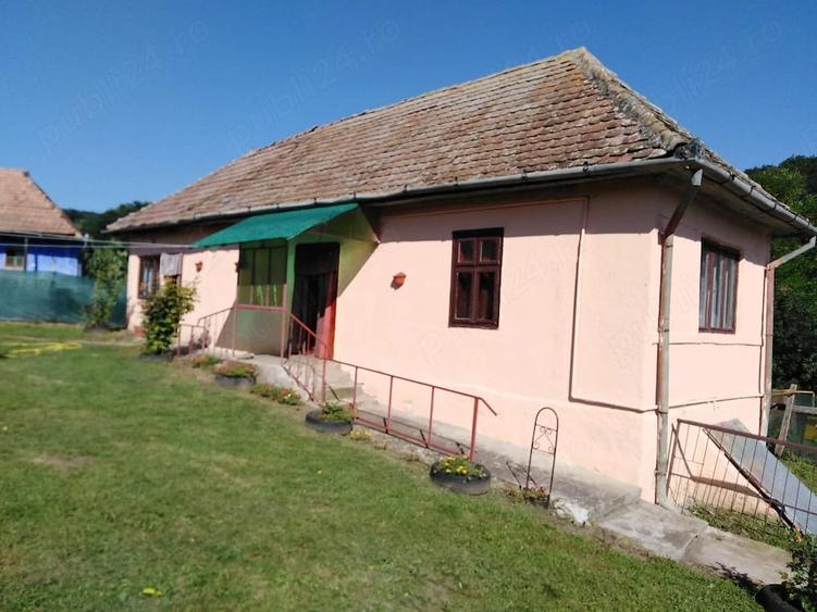 Casă cu 2 camere cu Teren 2800 Mp în Lepindea