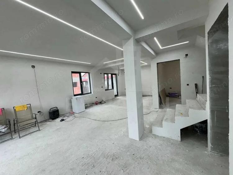 Casă cu 4 camere cu Teren 410 Mp în Bariera Vâlcii