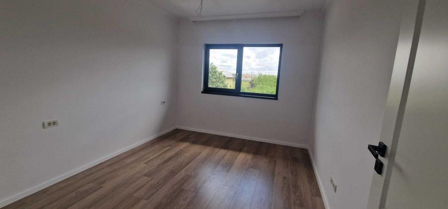 Casă cu 4 camere cu Teren 307 Mp în Dumbrăvița