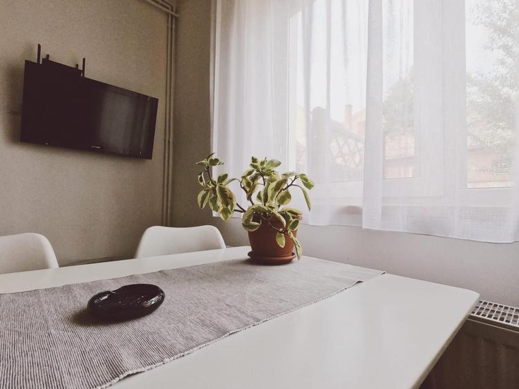 Apartament cu 2 camere decomandat în Piața Cluj