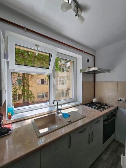 Apartament cu 2 camere decomandat în Exterior Vest