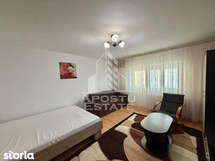 Apartament cu 3 camere, mobilat în Lipovei