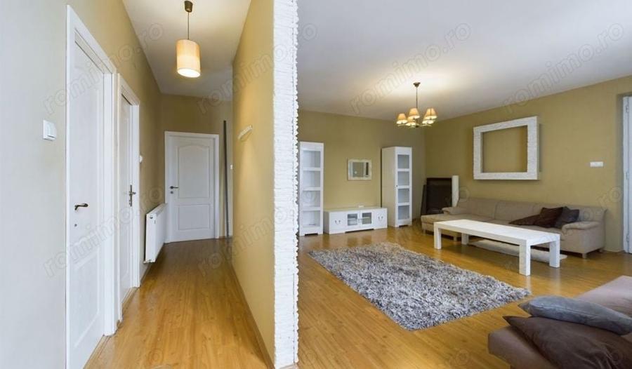Apartament cu 3 camere decomandat în Medicină