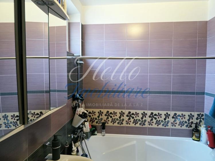 Apartament cu 3 camere semidecomandat în Florești