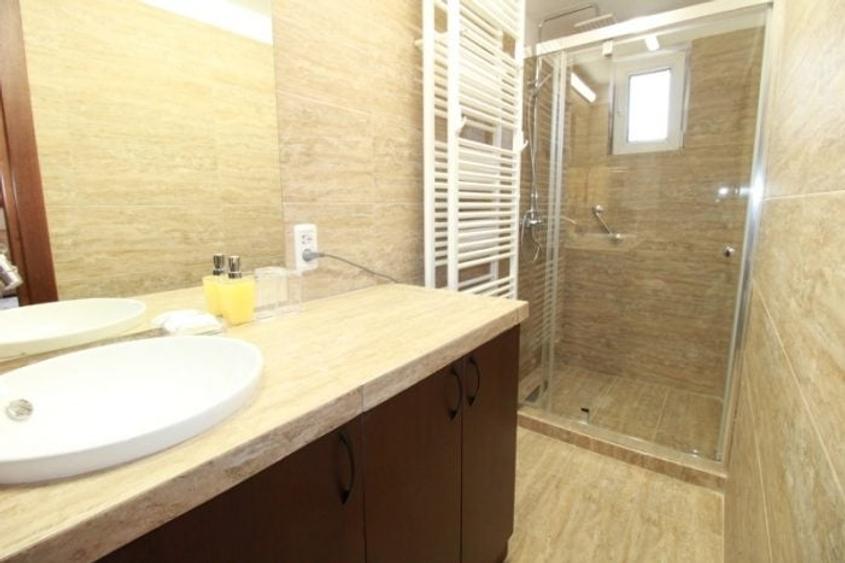 Apartament cu 2 camere semidecomandat, mobilat în Romană