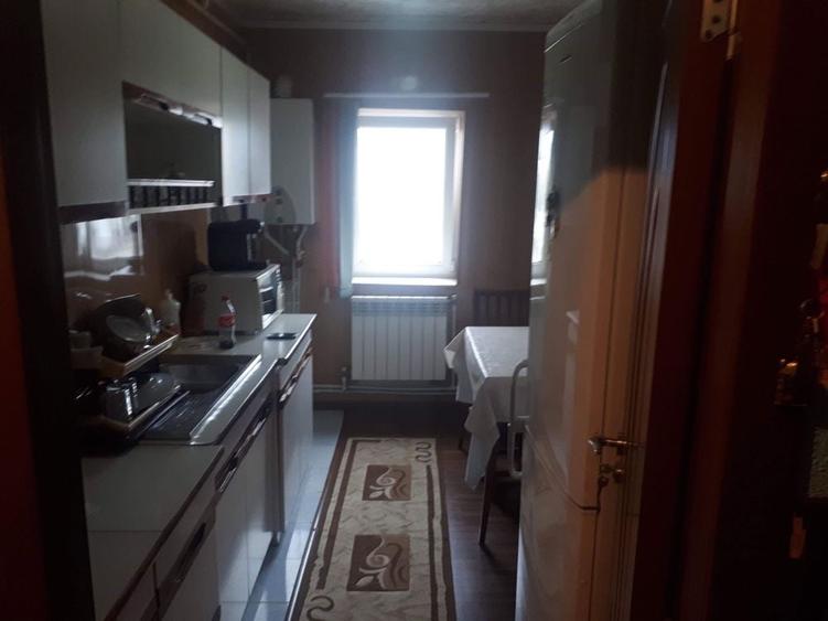 Apartament cu 4 camere decomandat în Exterior Vest