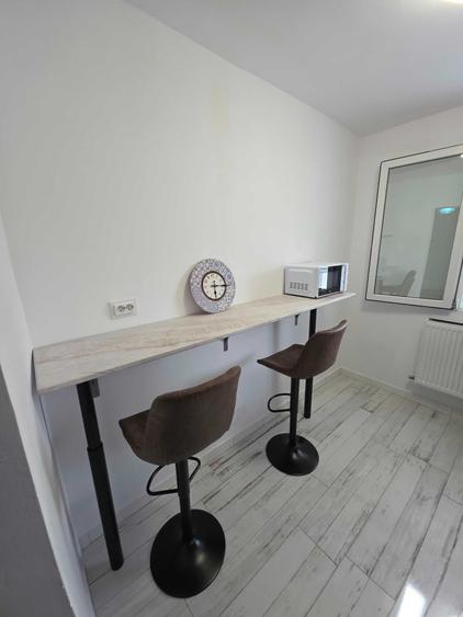 Apartament cu 2 camere decomandat în Titan