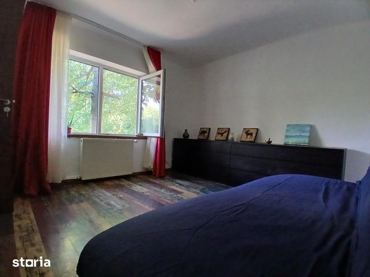 Casă cu 7 camere cu Teren 843 Mp în Central