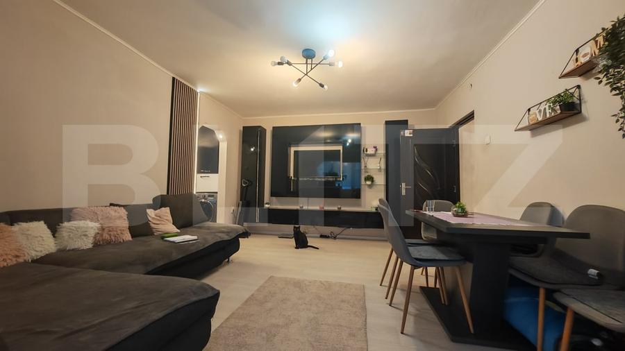 Apartament cu 3 camere semidecomandat, mobilat în Rogerius