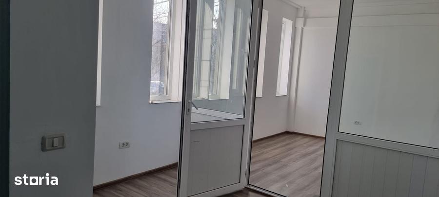 Spațiu comercial, de 25 mp, în Pelican