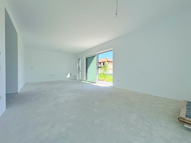 Duplex cu 5 camere cu Canalizare în Dumbrăvița
