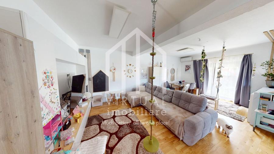 Duplex cu 5 camere cu Canalizare în Cristian