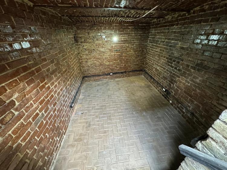 Casă cu Teren 130 Mp în Tei