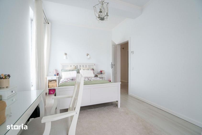 Casă cu 4 camere cu Teren 487 Mp în Sânmartin