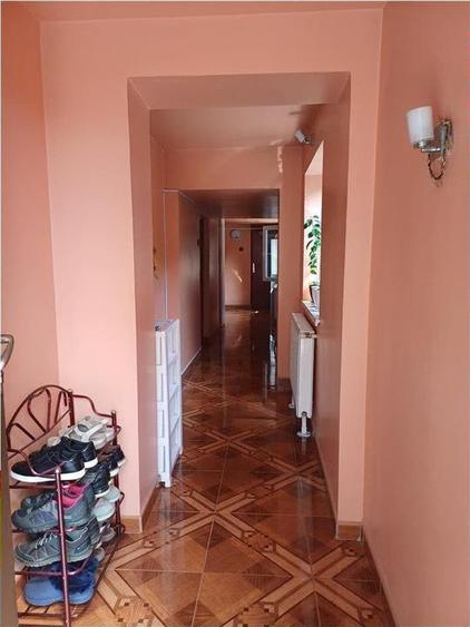 Casă individuală cu 3 camere cu Canalizare în Rahova