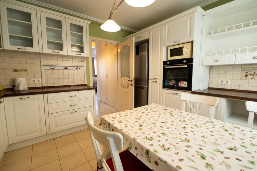 Apartament cu 4 camere decomandat, mobilat în Baciu