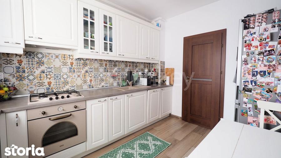 Apartament cu 3 camere, mobilat în Aviației