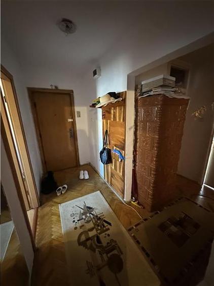 Apartament cu 3 camere decomandat în Aradului