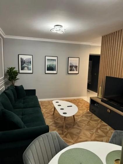 Apartament cu 3 camere semidecomandat, mobilat în Drumul Taberei