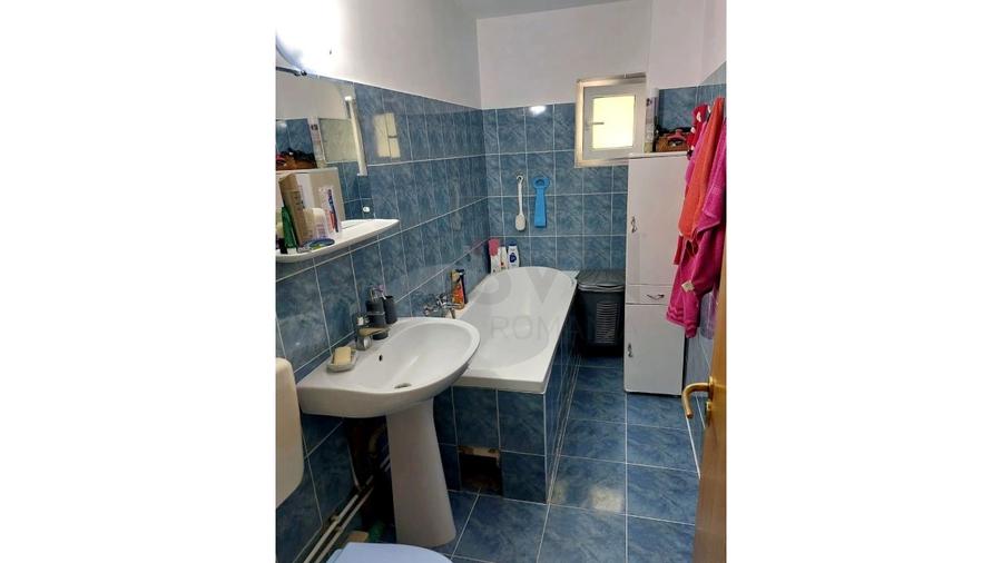 Apartament cu 3 camere decomandat, mobilat în Timpuri Noi