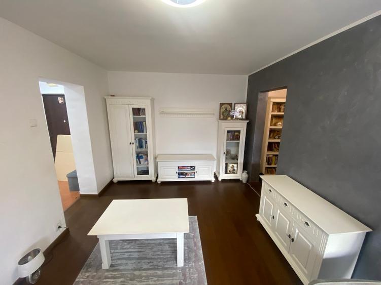 Apartament cu 2 camere semidecomandat în Titan