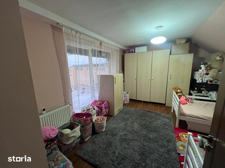 Casă cu 8 camere cu Teren 216 Mp în Afumați