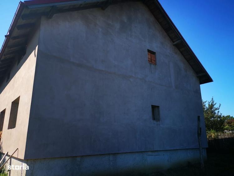 Casă cu 4 camere în Barticești