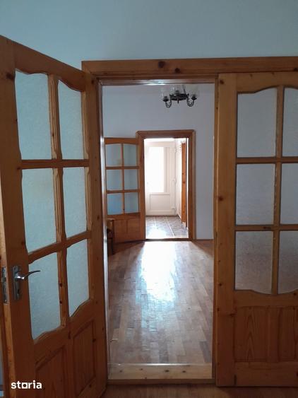 Casă cu 6 camere cu Teren 425 Mp în Micro 3