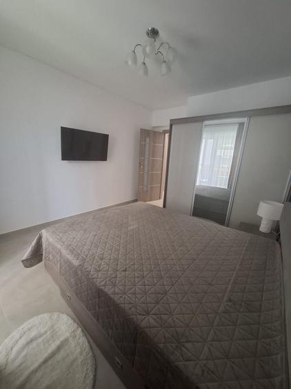 Apartament cu 2 camere decomandat în Runcu