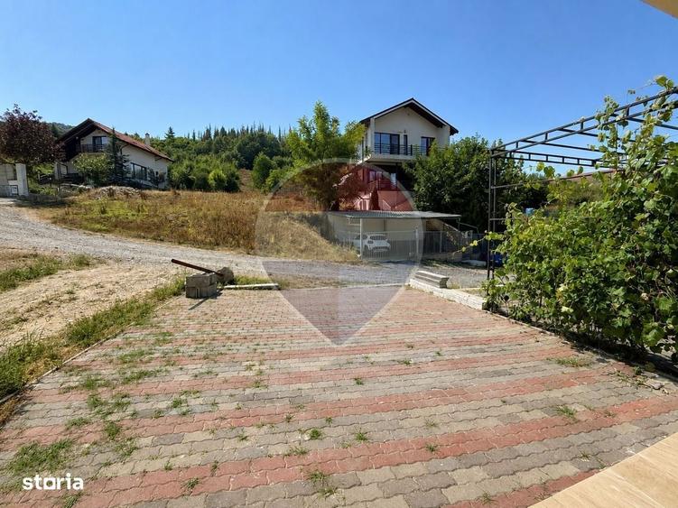 Casă cu 4 camere în Nord
