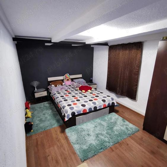 Casă cu 4 camere cu Teren 2200 Mp în Pietrari