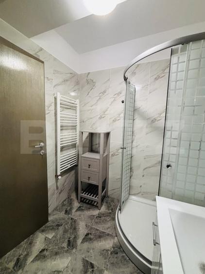 Apartament cu 3 camere decomandat, mobilat în Tractorul