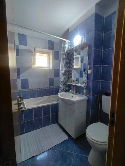Apartament cu 4 camere decomandat în Vitrometan