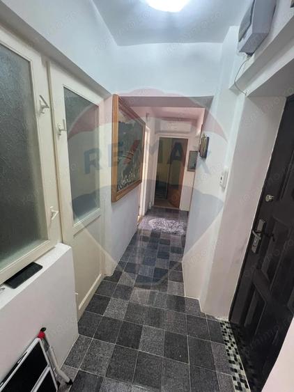 Apartament cu 2 camere decomandat, mobilat în Central