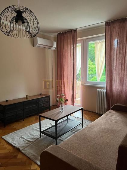 Apartament cu 2 camere semidecomandat, mobilat în Tipografilor