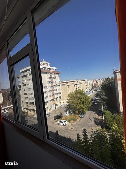 Apartament cu 3 camere decomandat în Găvana