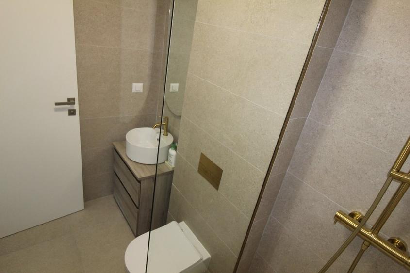 Apartament cu 2 camere semidecomandat, mobilat în Olimp