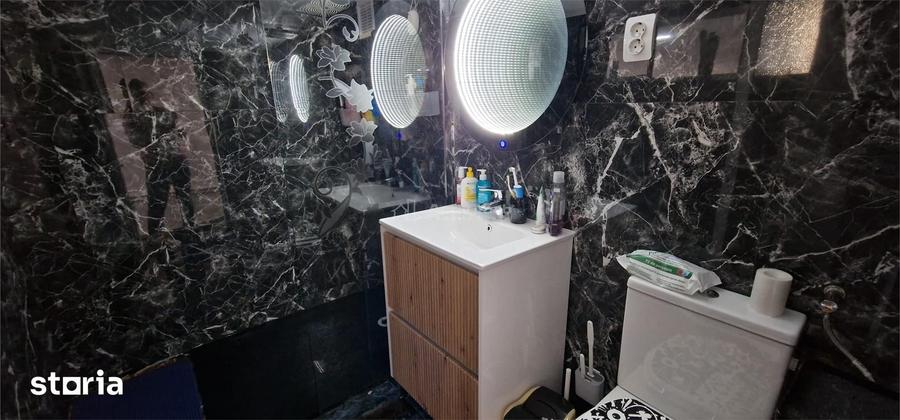 Casă cu 6 camere cu Teren 216 Mp în Muncitoresc