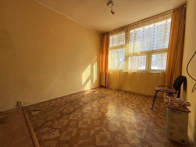 Garsonieră decomandată în Exterior Vest