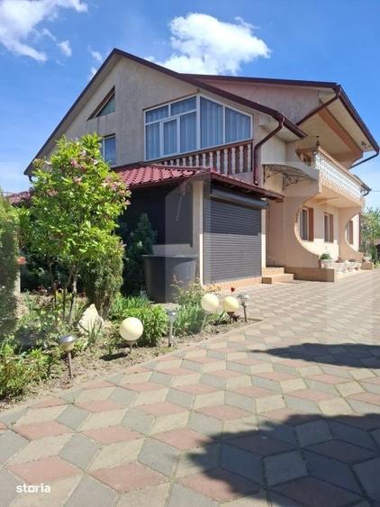 Casă cu 4 camere cu Teren 4600 Mp în Vlădeni