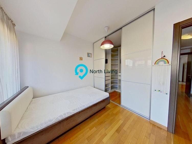 Apartament cu 3 camere semidecomandat, mobilat în Nord-Est
