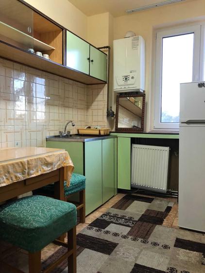 Apartament cu 3 camere decomandat în Triaj
