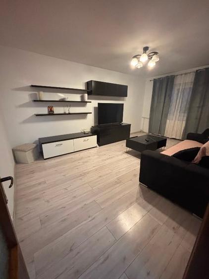Apartament cu 2 camere decomandat în Gara