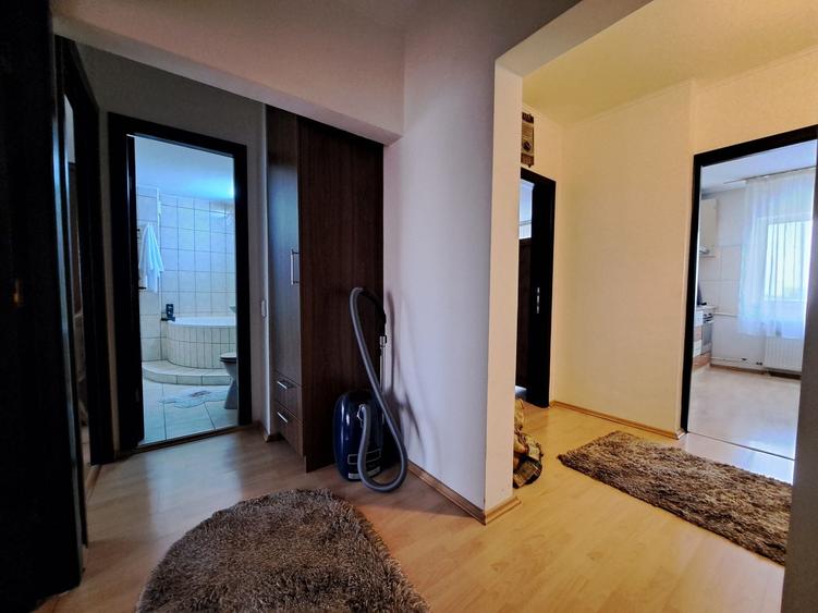 Apartament cu 3 camere decomandat în Militari