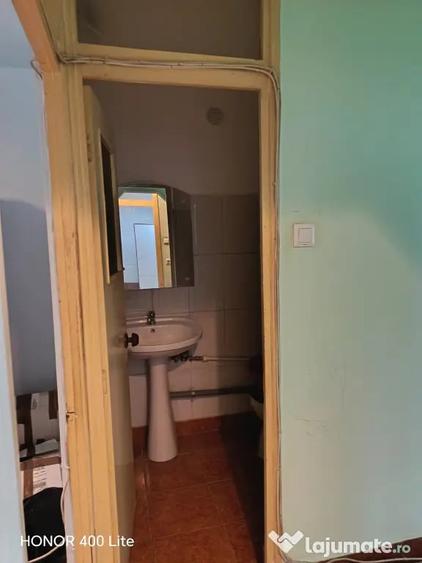 Apartament cu 4 camere decomandat în Mihai Bravu