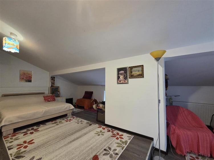Casă cu 5 camere cu Teren 344 Mp în Calea Clujului