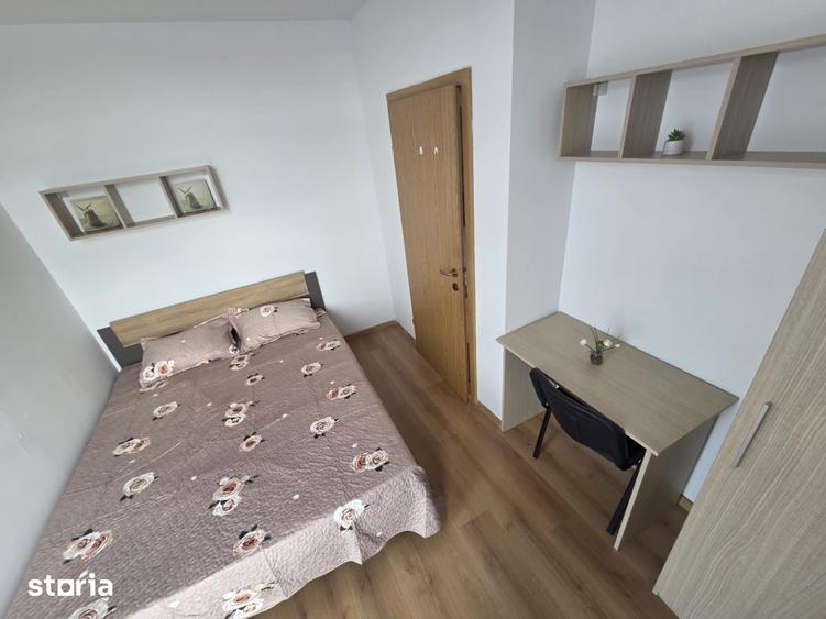 Apartament cu 4 camere semidecomandat în Central