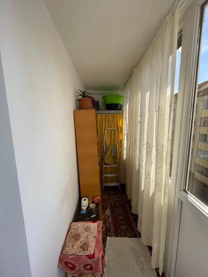 Apartament cu 3 camere, mobilat în Girocului