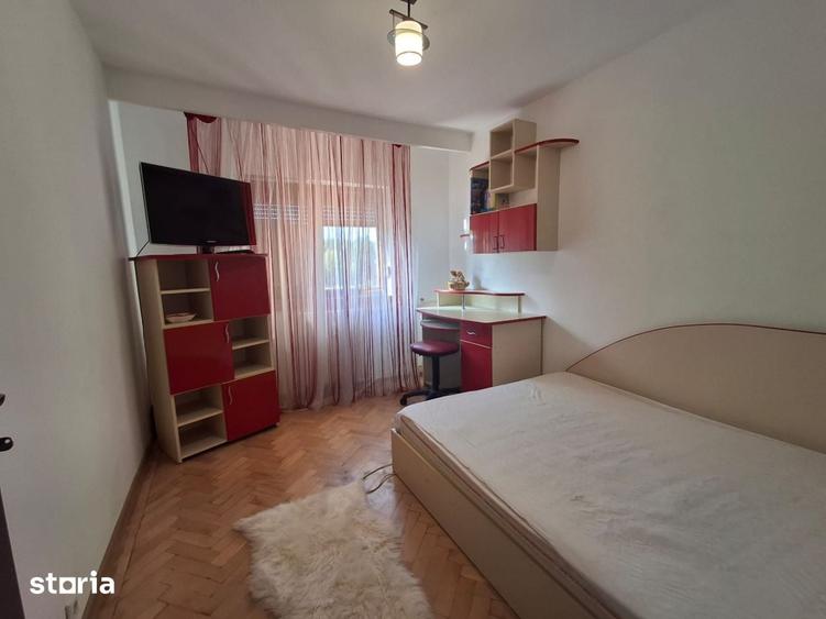 Apartament cu 3 camere decomandat în Brazda lui Novac