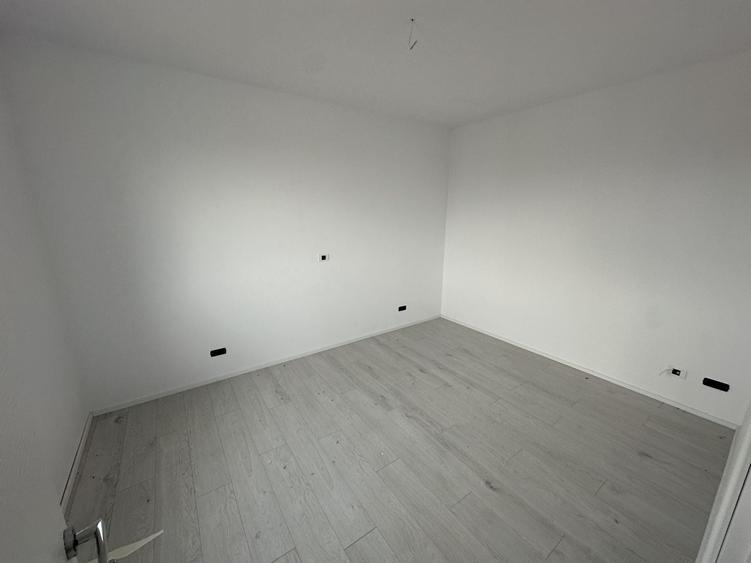 Duplex cu 5 camere cu Canalizare în Exterior Nord